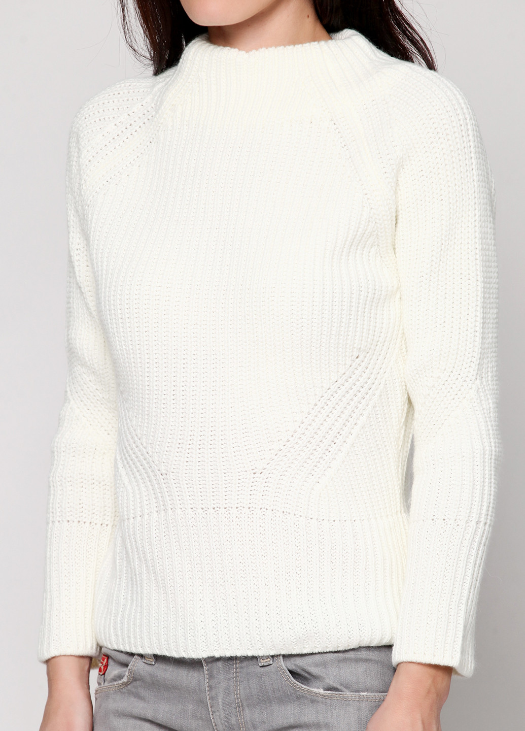 Белый демисезонный свитер MS