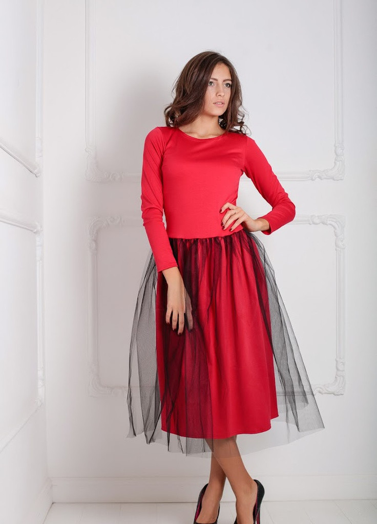 Красное кэжуал нарядное платье с рукавом три четверти и фатином на юбке lashes красный Podium однотонное