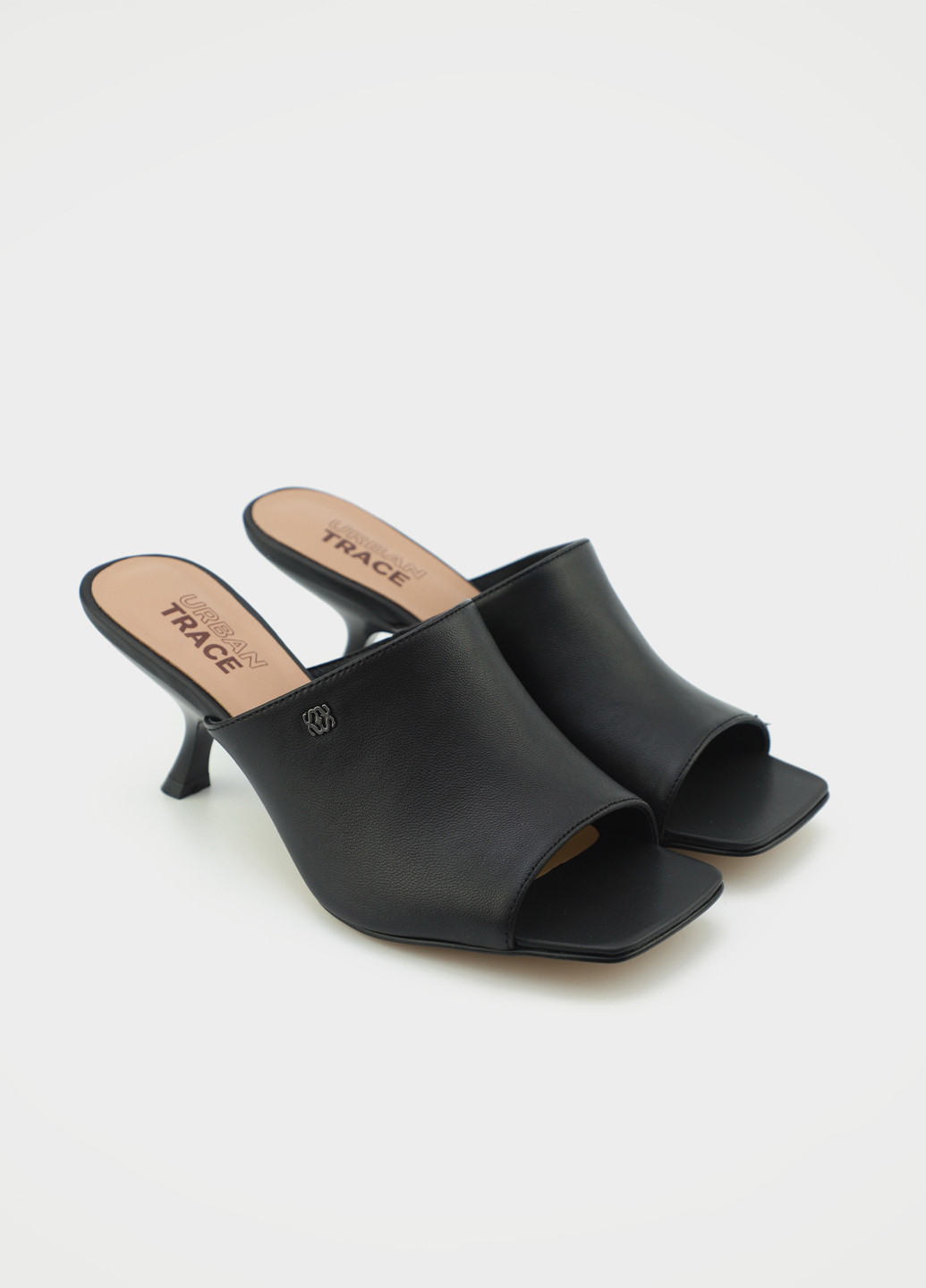 Черные шлепанцы Respect с брошкой