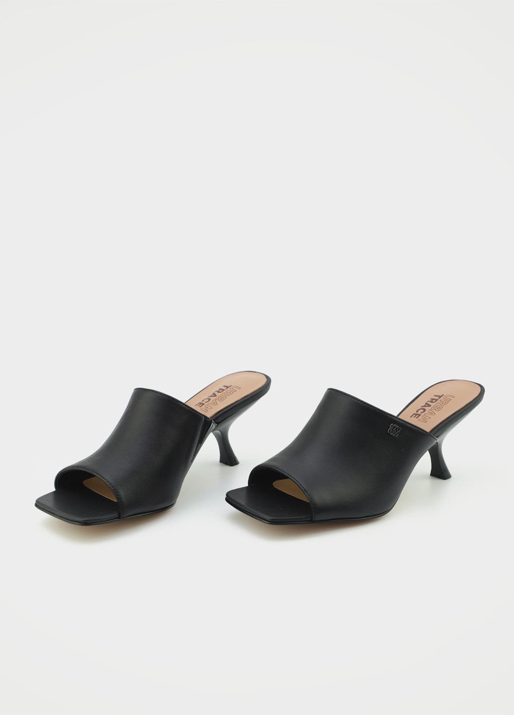 Черные шлепанцы Respect с брошкой