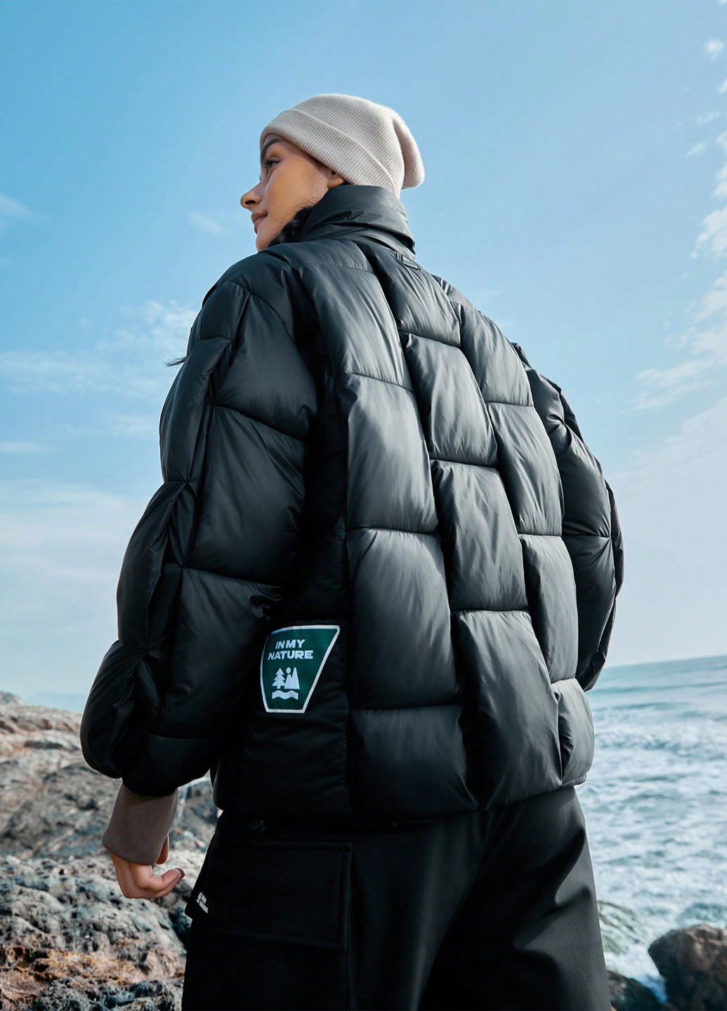 Черная демисезонная куртка SHEIN