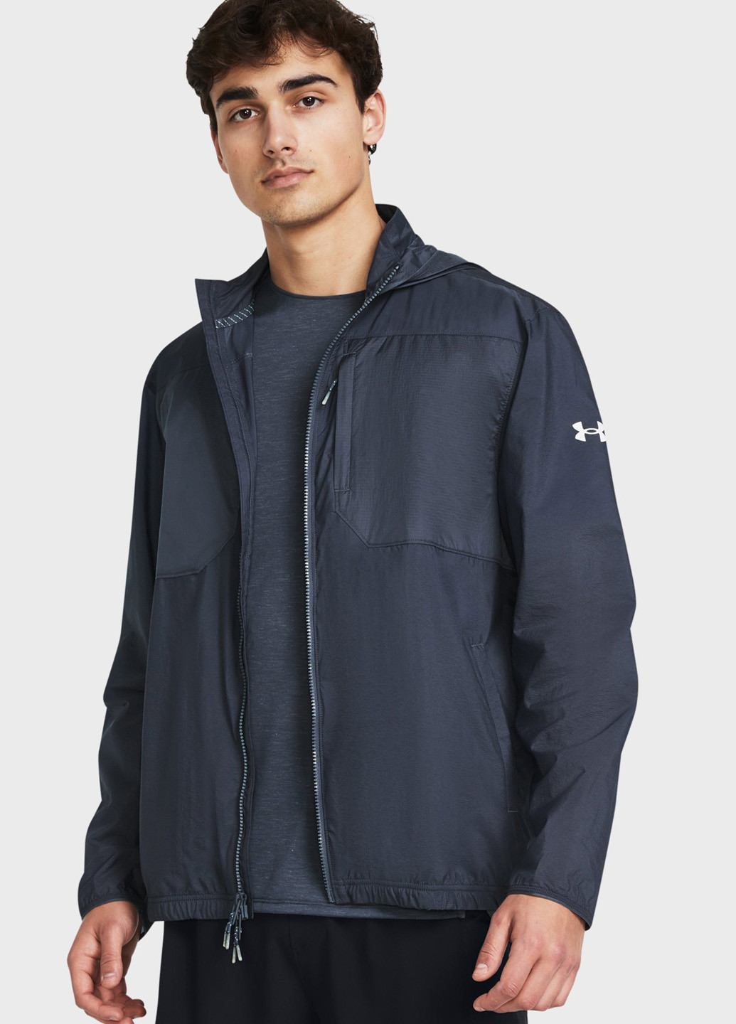 Серая демисезонная ветровка Under Armour