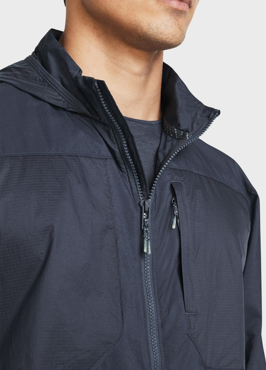 Серая демисезонная ветровка Under Armour