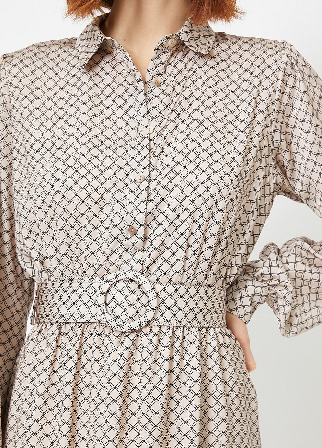 Бежевое деловое платье рубашка KOTON с абстрактным узором
