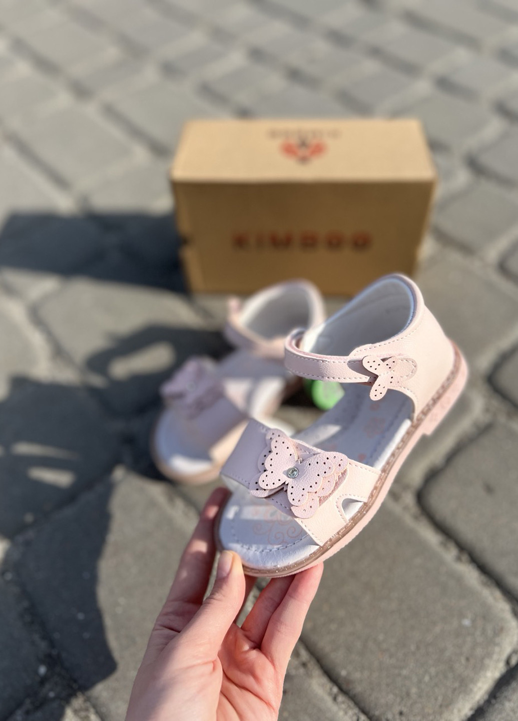 Розовые босоножки Kimboo с перфорацией