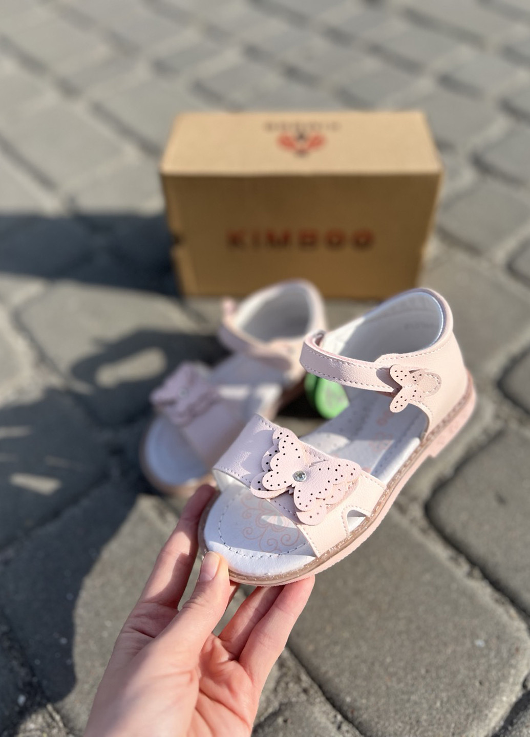 Розовые босоножки Kimboo с перфорацией