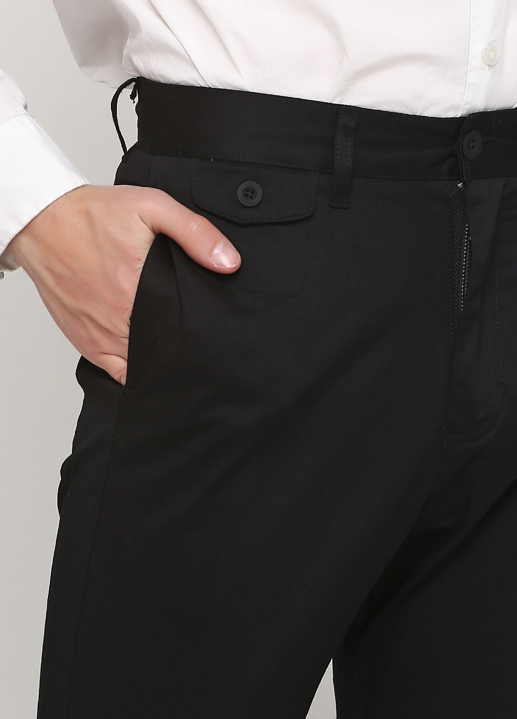 Черные кэжуал демисезонные зауженные брюки Solid