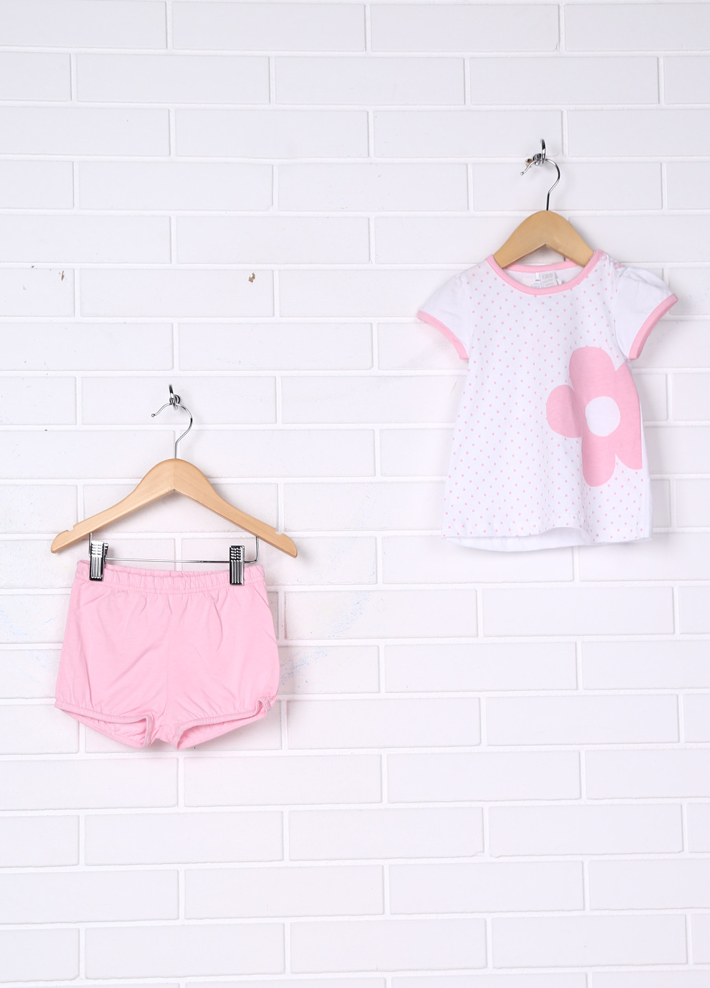 Розовый летний комплект (футболка, шорты) Girandola