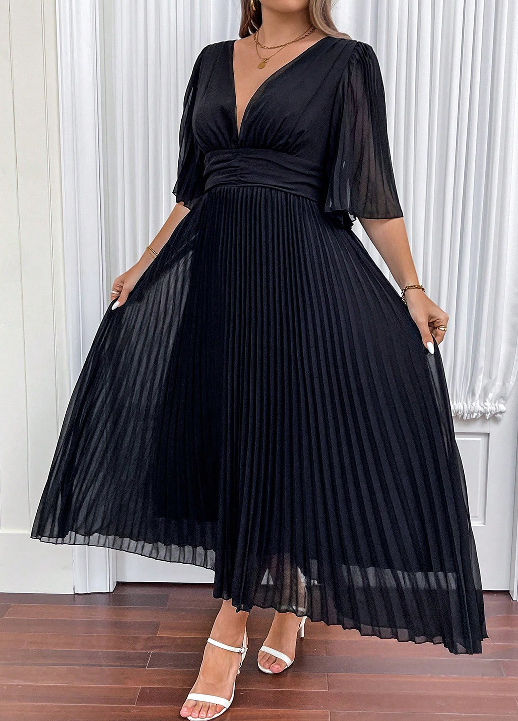 Черное праздничный, вечернее, кэжуал платье плиссированное, с открытой спиной SHEIN однотонное