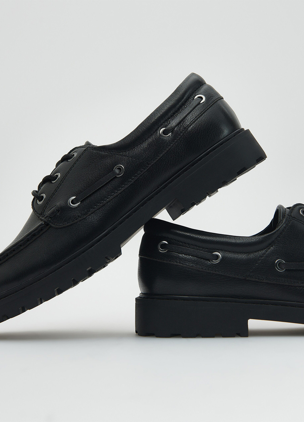 Черные кэжуал туфли Reserved на шнурках
