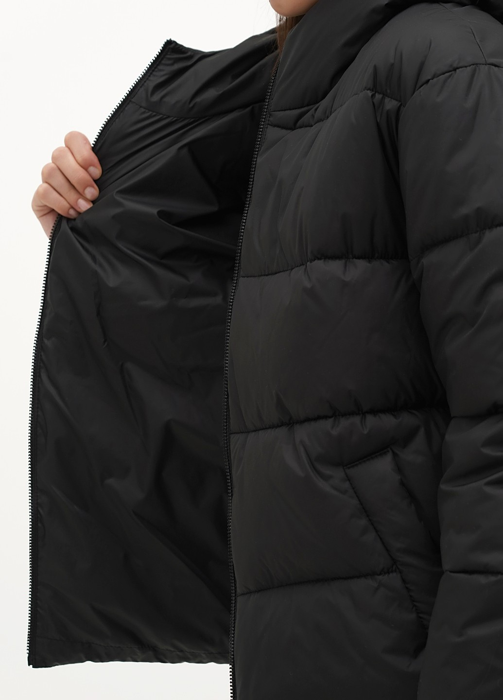 Чорна демісезонна куртка EQUILIBRI