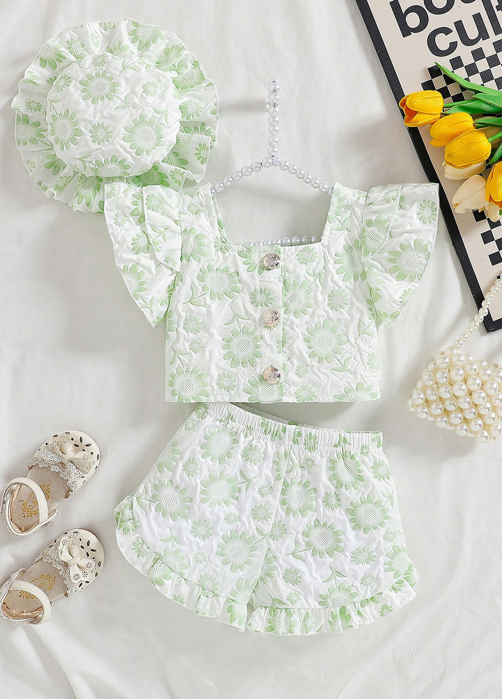 Світло-зелений літній костюм (топ, шорти) SHEIN