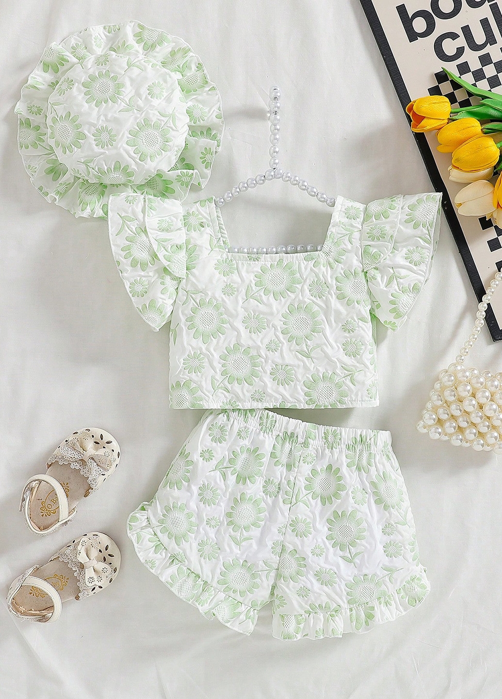 Світло-зелений літній костюм (топ, шорти) SHEIN