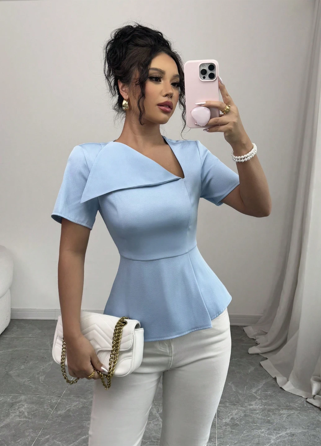 Блакитна блуза з баскою SHEIN