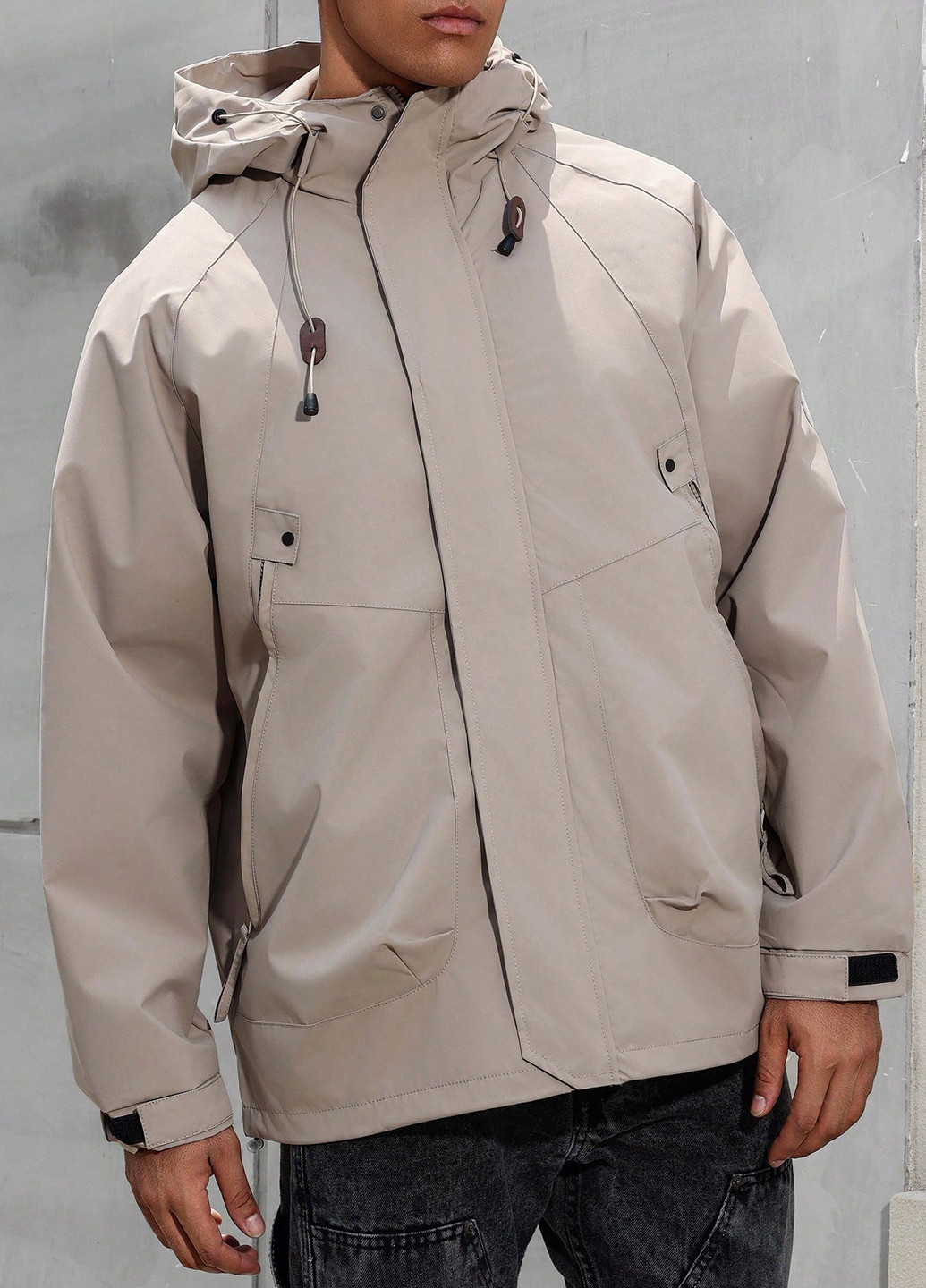 Бежева демісезонна вітровка SHEIN