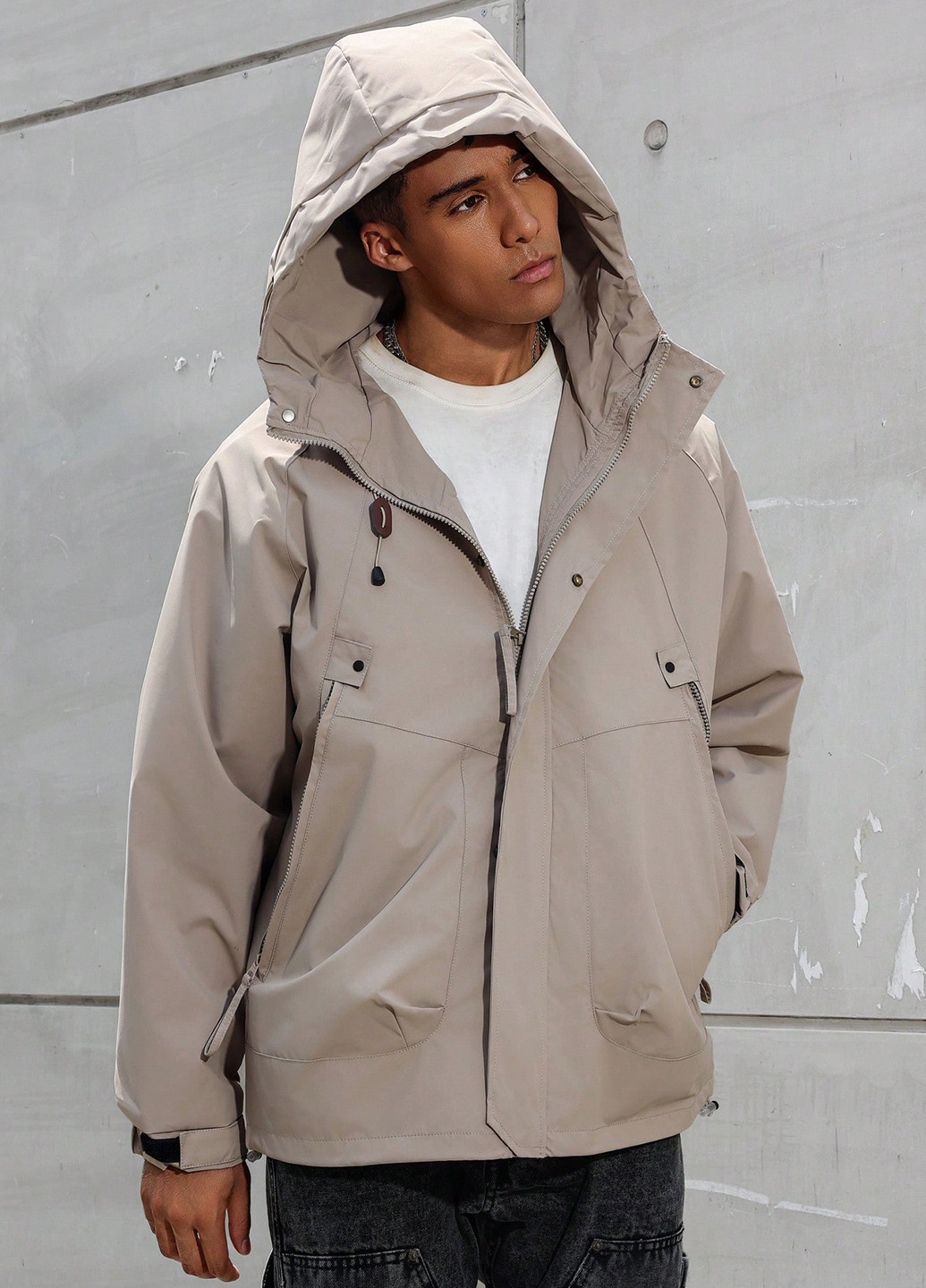Бежева демісезонна вітровка SHEIN