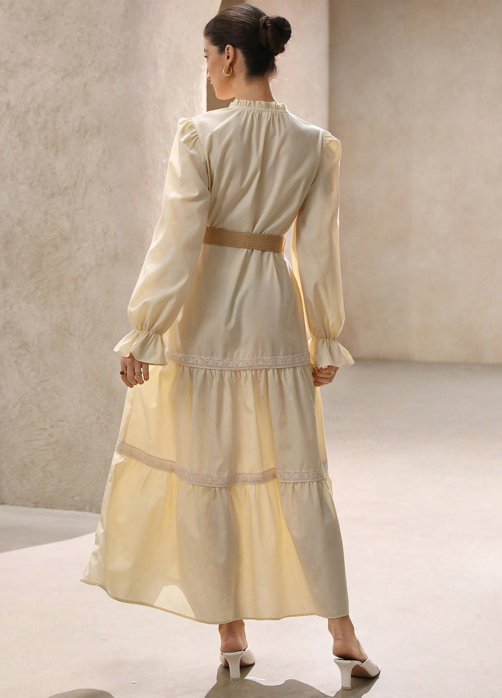 Кремовое кэжуал платье SHEIN однотонное