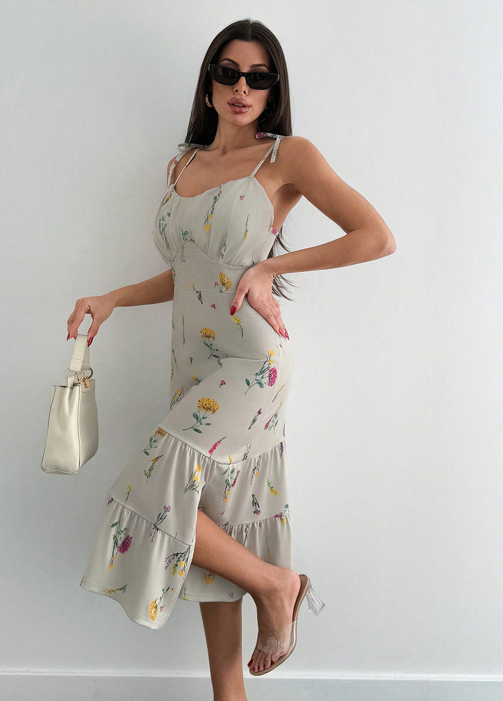 Світло-сіра кежуал сукня з відкритими плечима SHEIN з квітковим принтом
