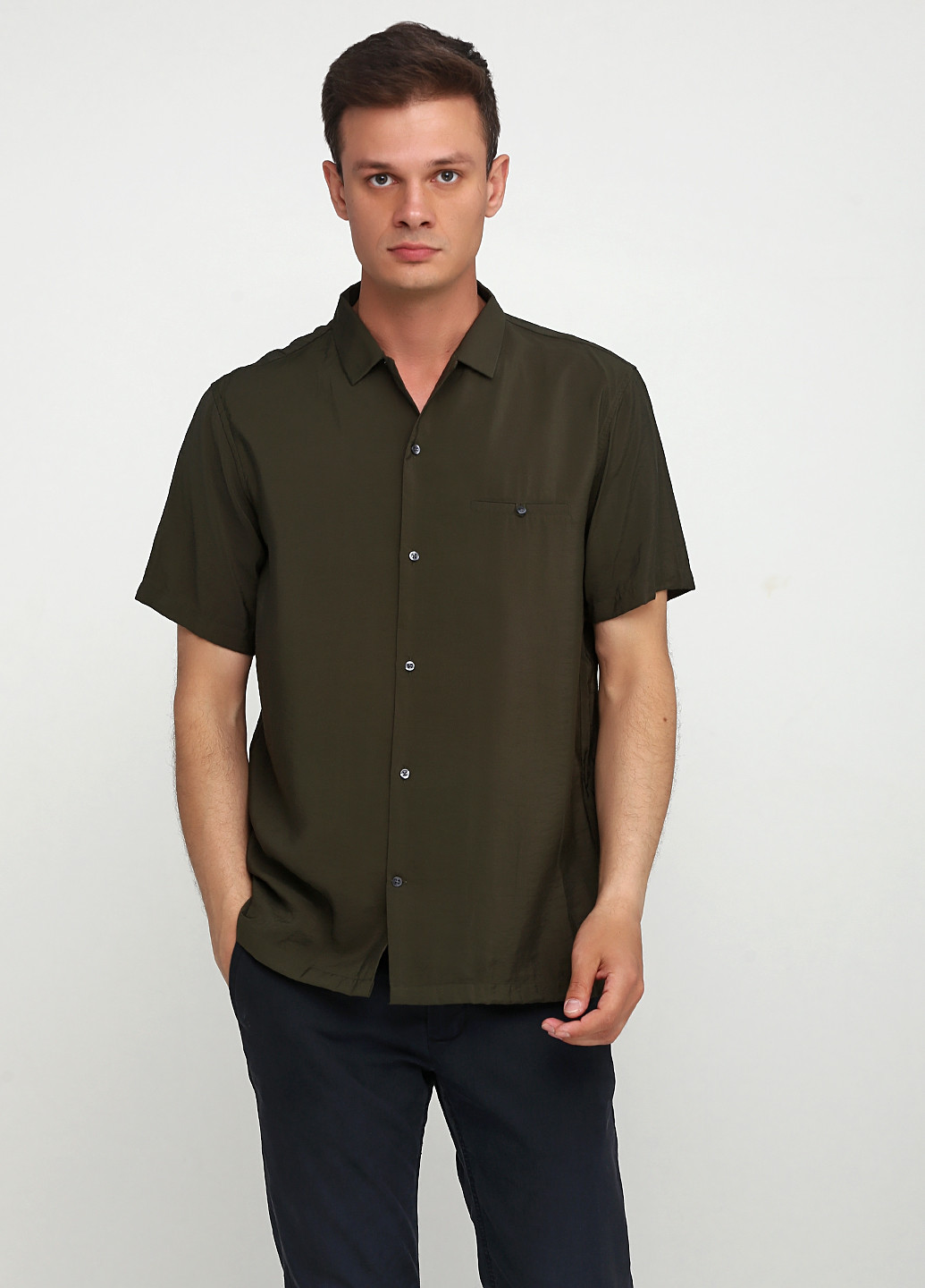 Темно-зеленая кэжуал рубашка однотонная H&M с коротким рукавом
