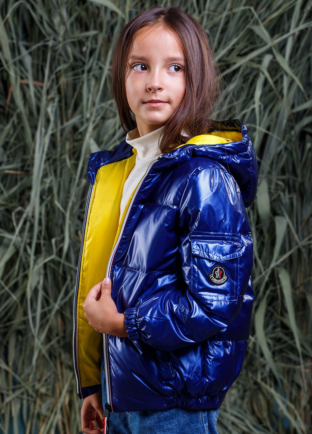 Синяя демисезонная пуховая демисезонная куртка для девочки DobraMAMA