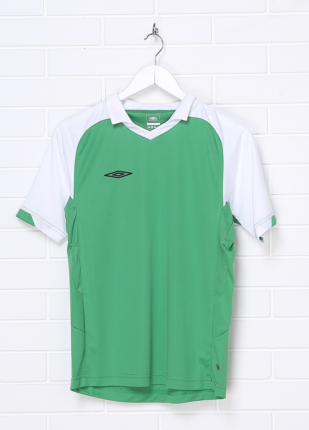 Зеленая летняя футболка с коротким рукавом Umbro