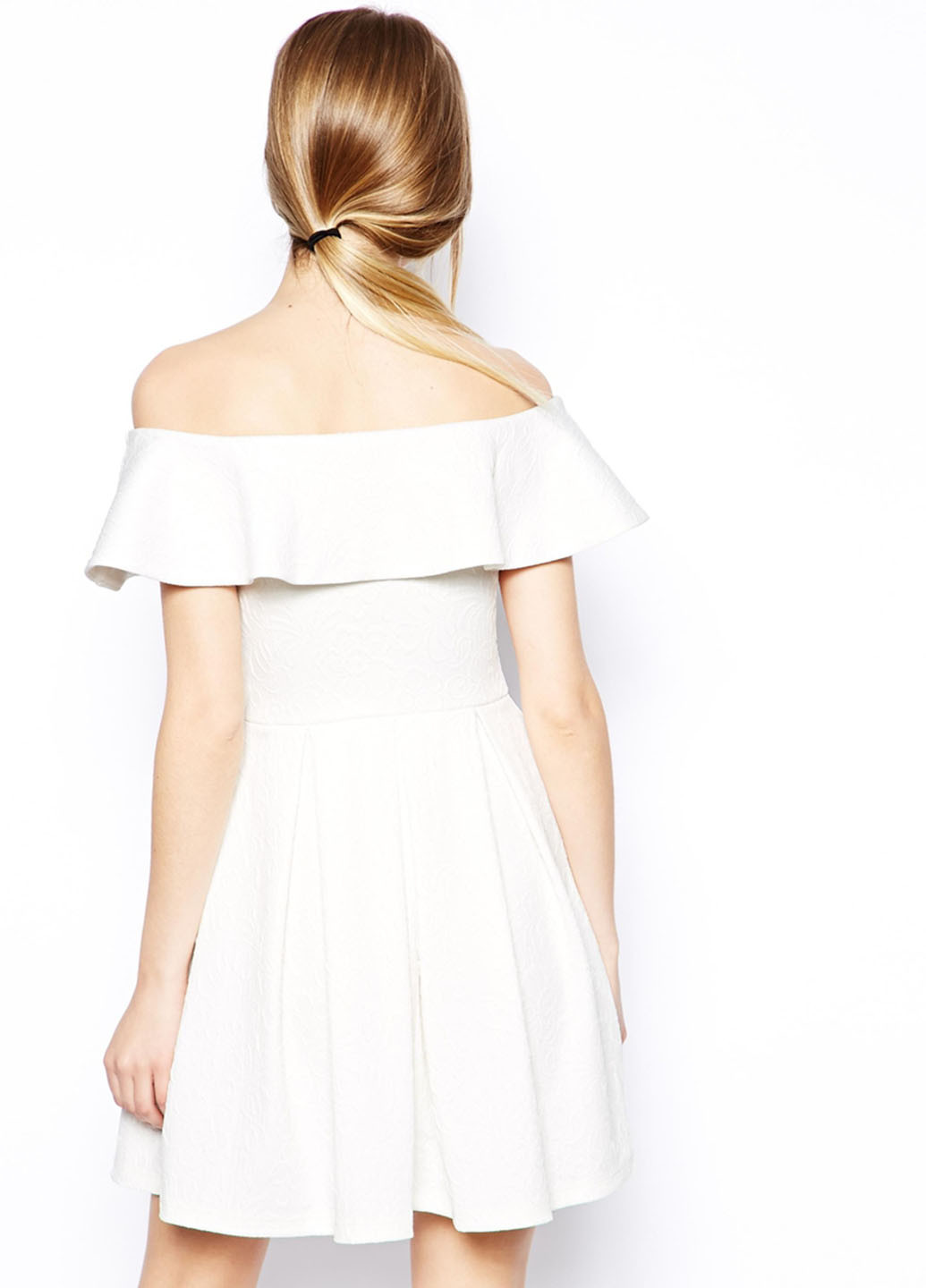 Белое кэжуал платье с открытыми плечами, клеш Asos однотонное