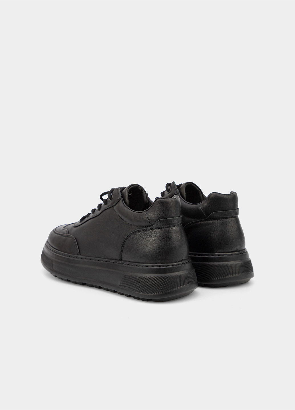 Черные демисезонные кроссовки URBAN TRACE