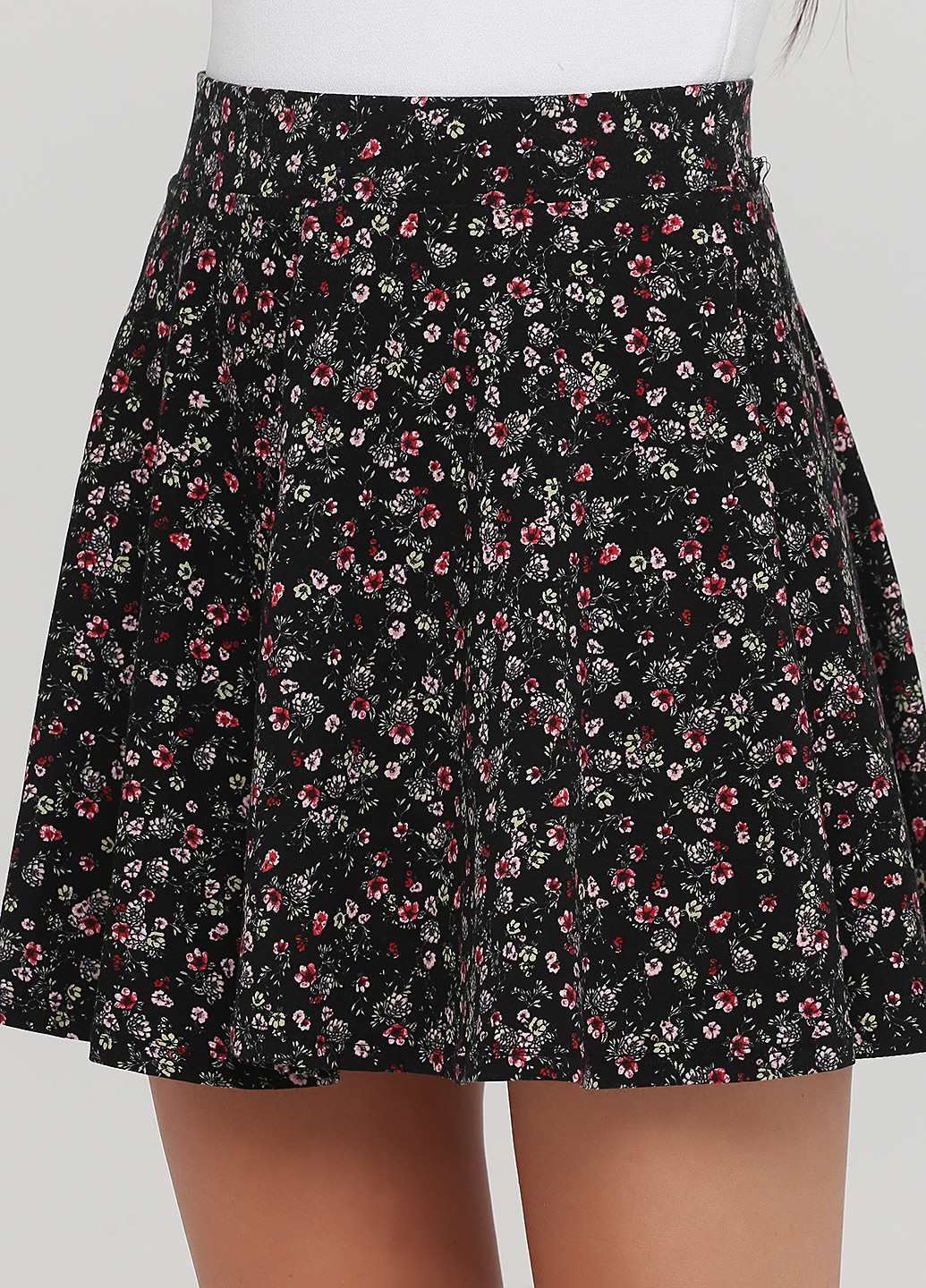 Черная кэжуал цветочной расцветки юбка C&A клешированная