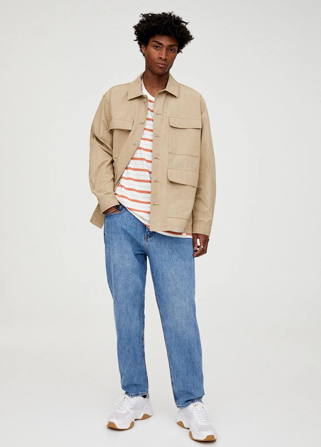 Бежева демісезонна куртка Pull & Bear