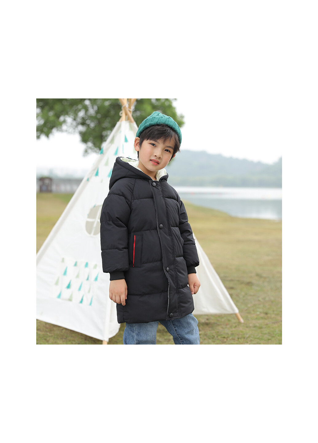 Черная зимняя куртка на синтепоне детская удлиненная с молнией и капюшоном черная style Berni kids 59361