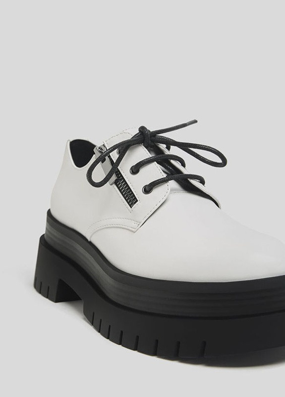 Белые кэжуал осенние ботинки на платформе для девочки Bershka