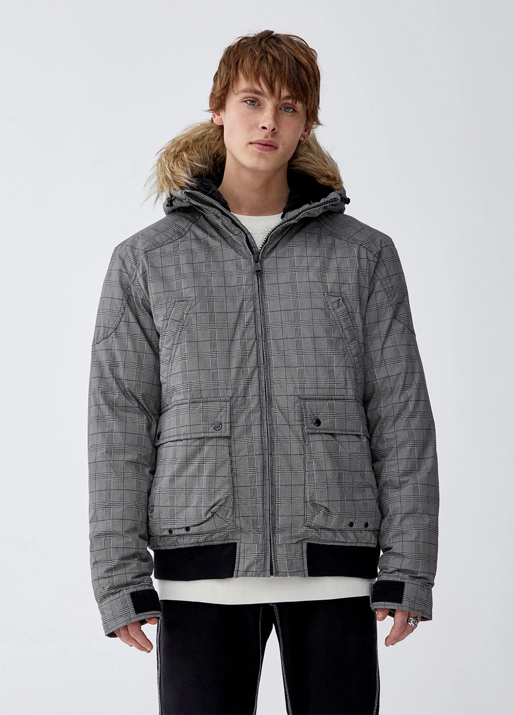 Сіра зимня куртка Pull & Bear