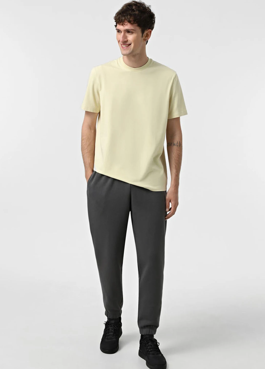 Светло-желтая футболка Promin