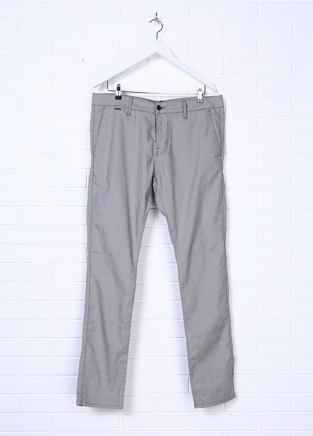 Серые кэжуал демисезонные классические брюки Guess
