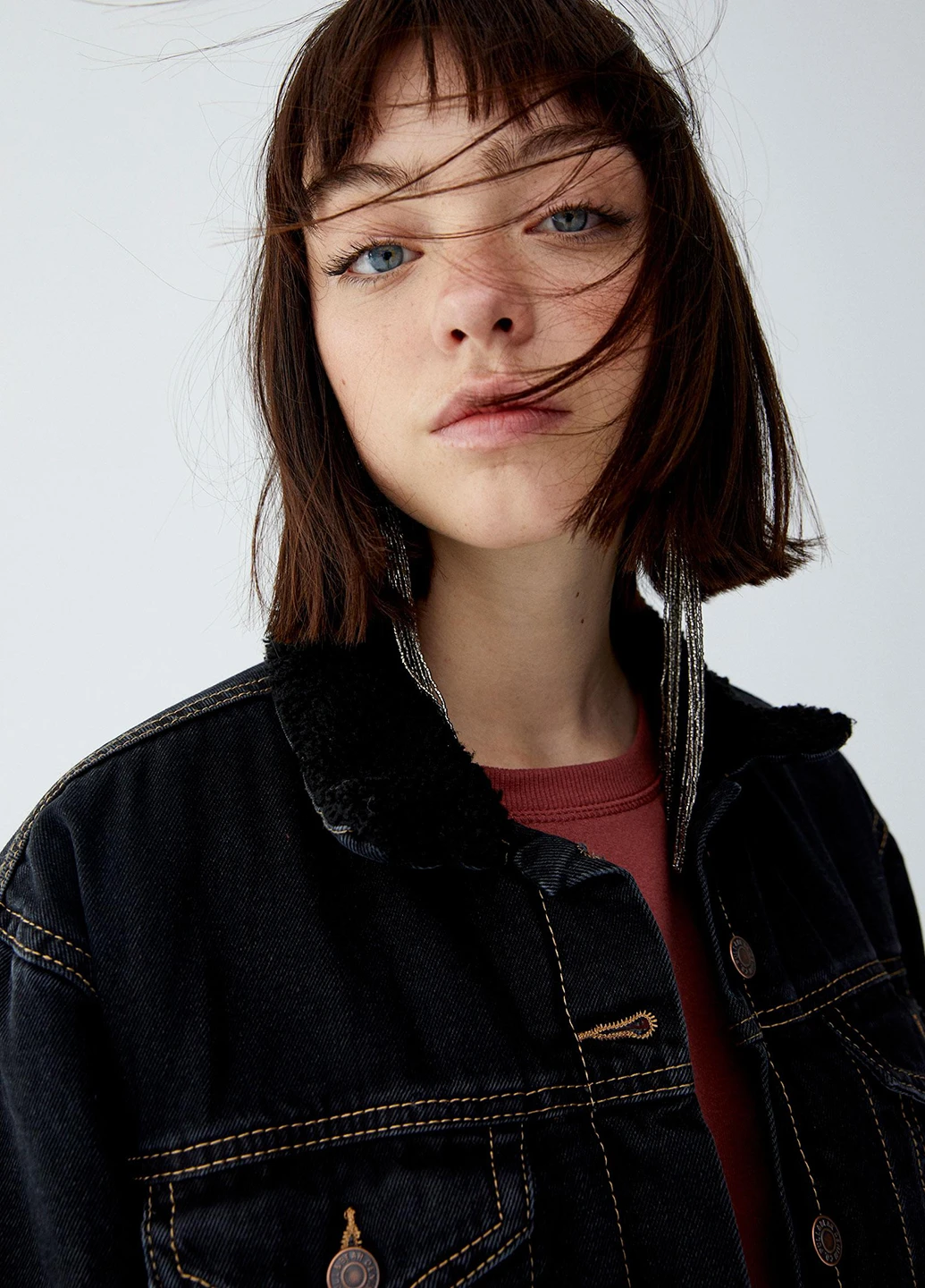 Чорна куртка демісезон,чорний, Pull & Bear