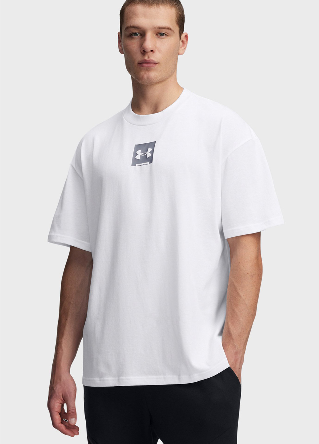 Белая футболка Under Armour