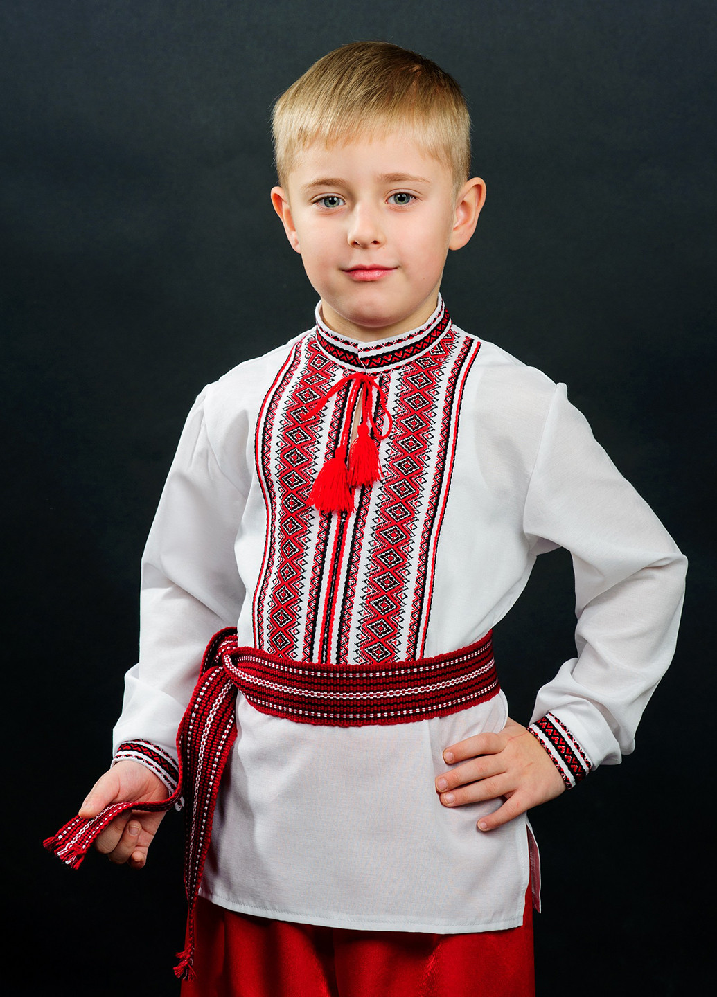 Белая кэжуал рубашка с орнаментом Vyshyvanka
