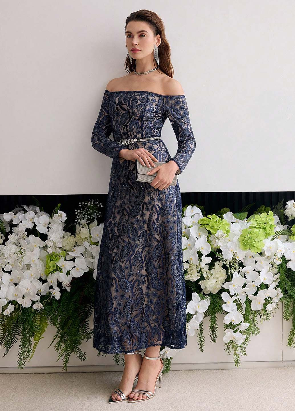 Темно-синее вечернее, праздничный платье с открытыми плечами SHEIN с цветочным принтом