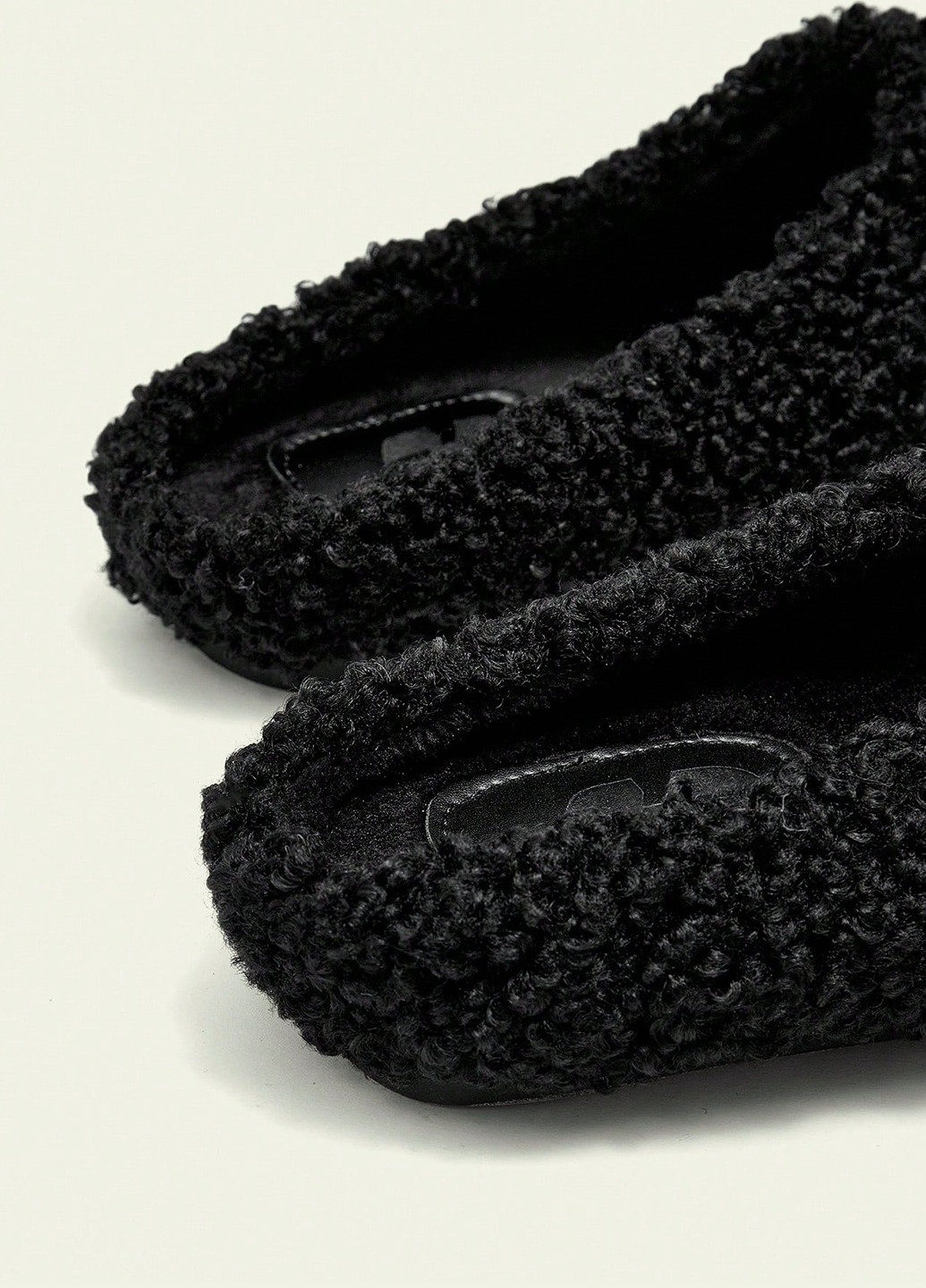 Черные туфли SHEIN без каблука с логотипом