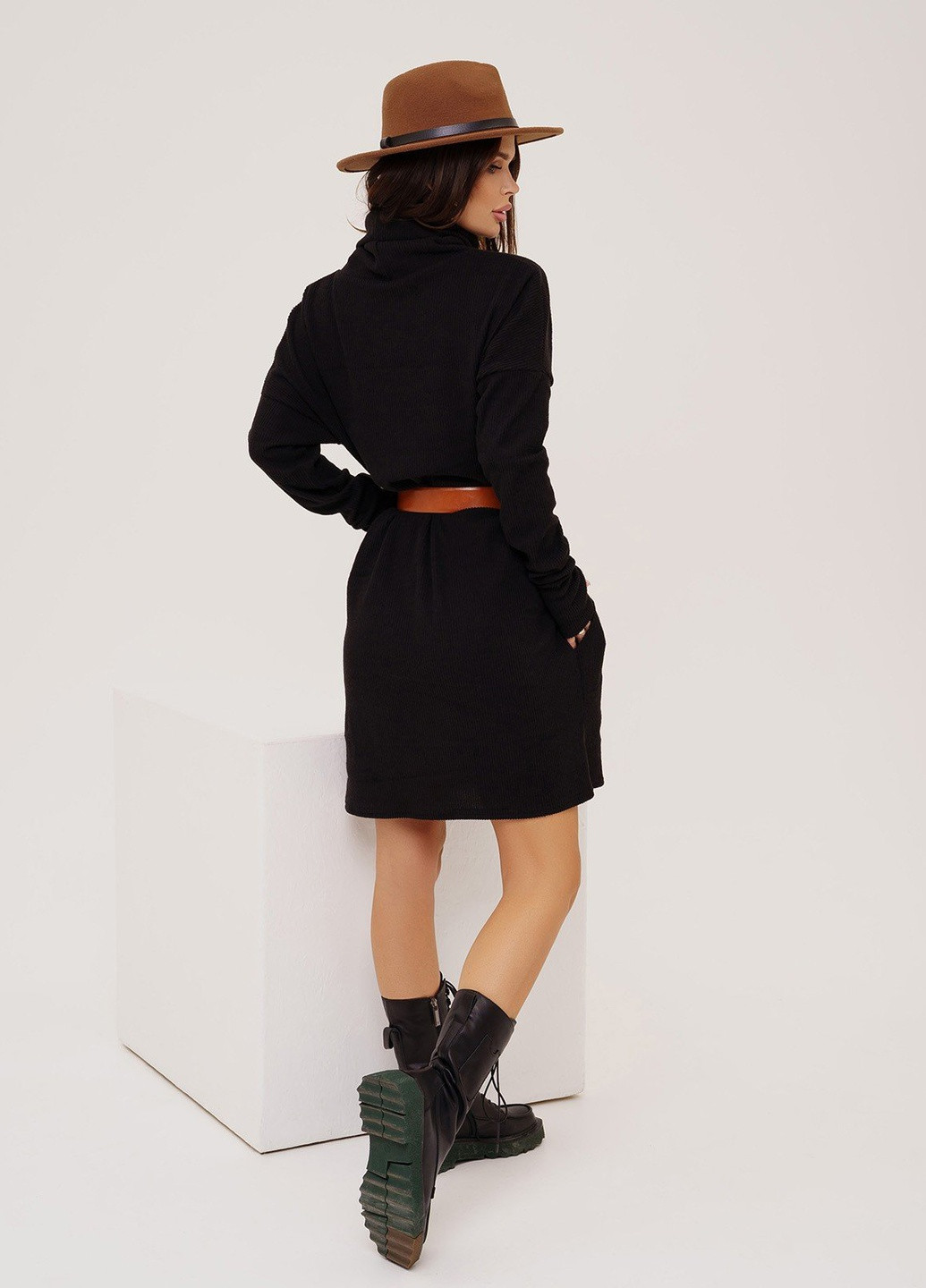 Черное повседневный платье женское платье-свитер ISSA PLUS однотонное