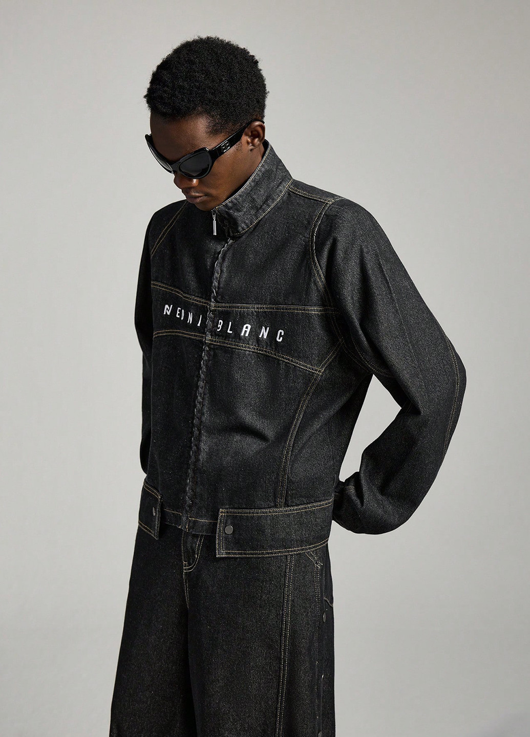 Черная демисезонная куртка SHEIN