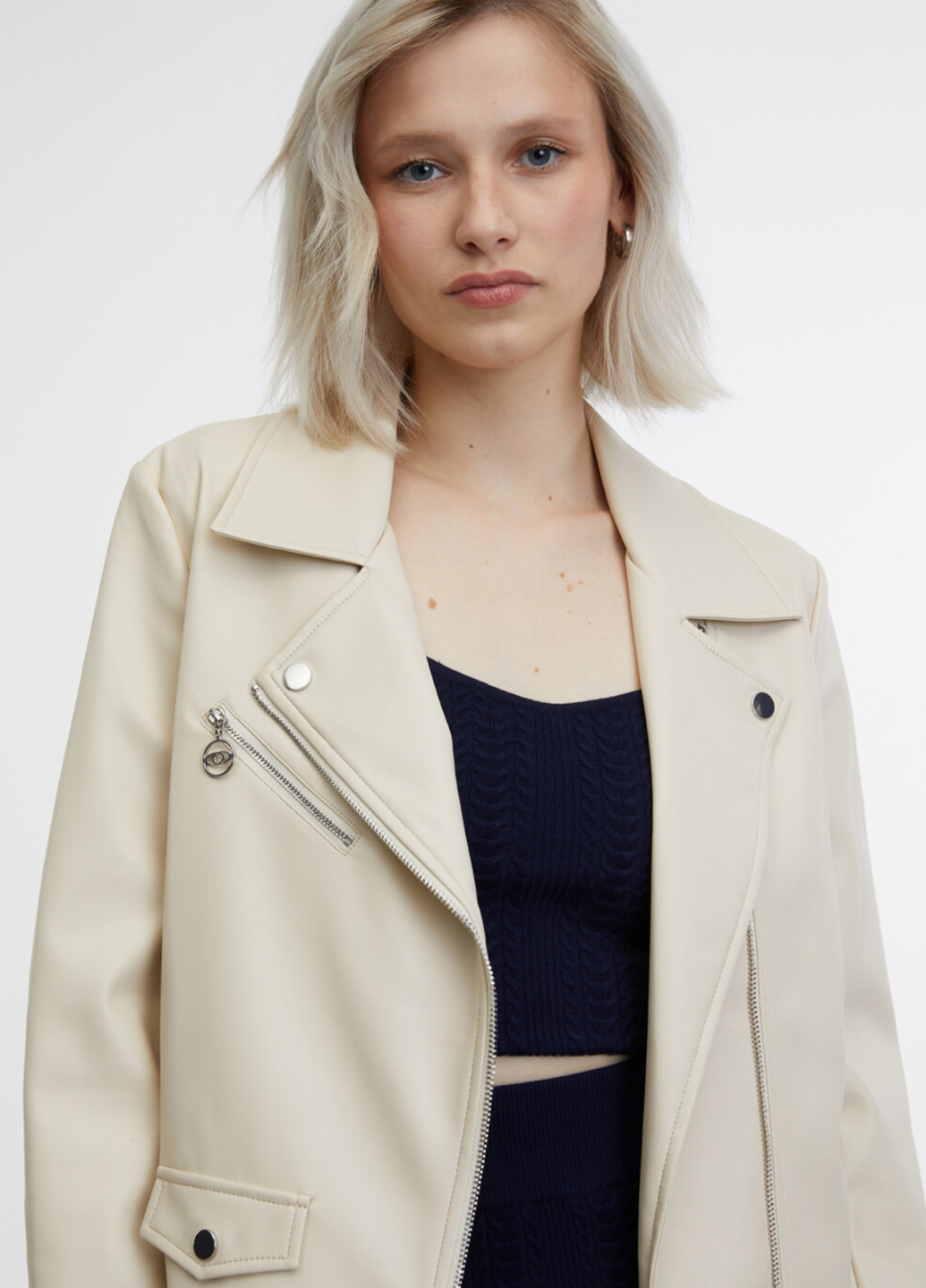 Светло-бежевая демисезонная куртка косуха Orsay