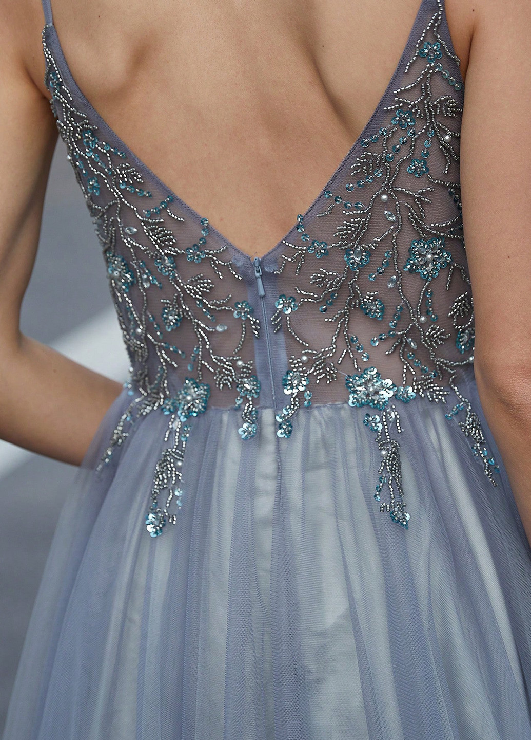 Серо-голубое вечернее платье с пышной юбкой, с открытой спиной SHEIN однотонное