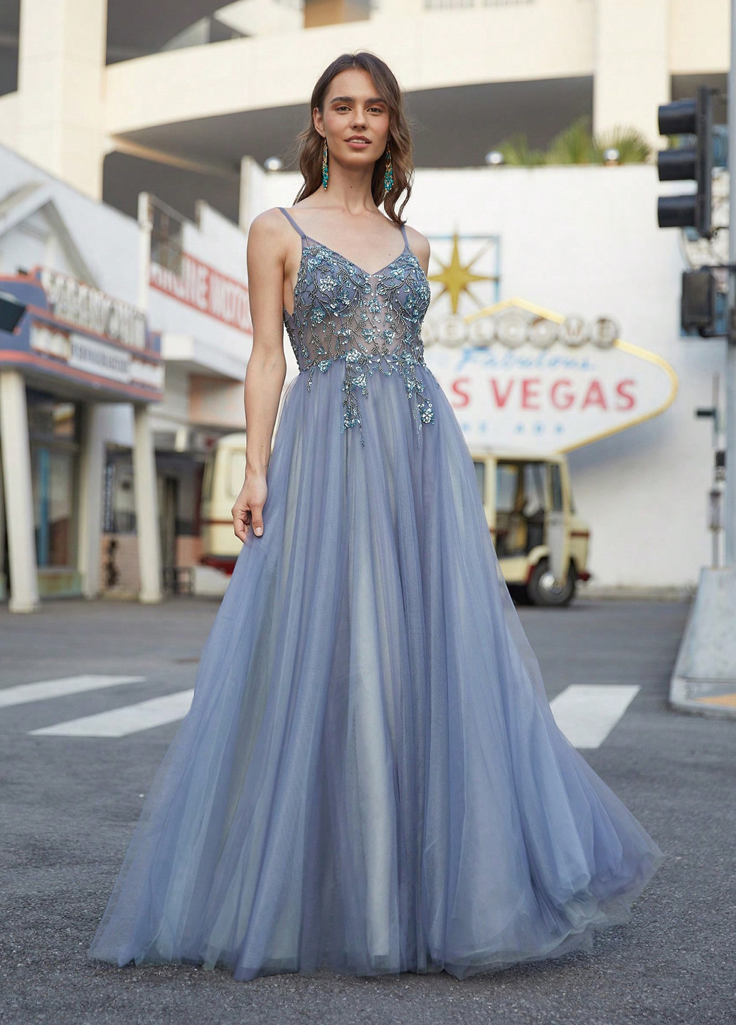 Серо-голубое вечернее платье с пышной юбкой, с открытой спиной SHEIN однотонное