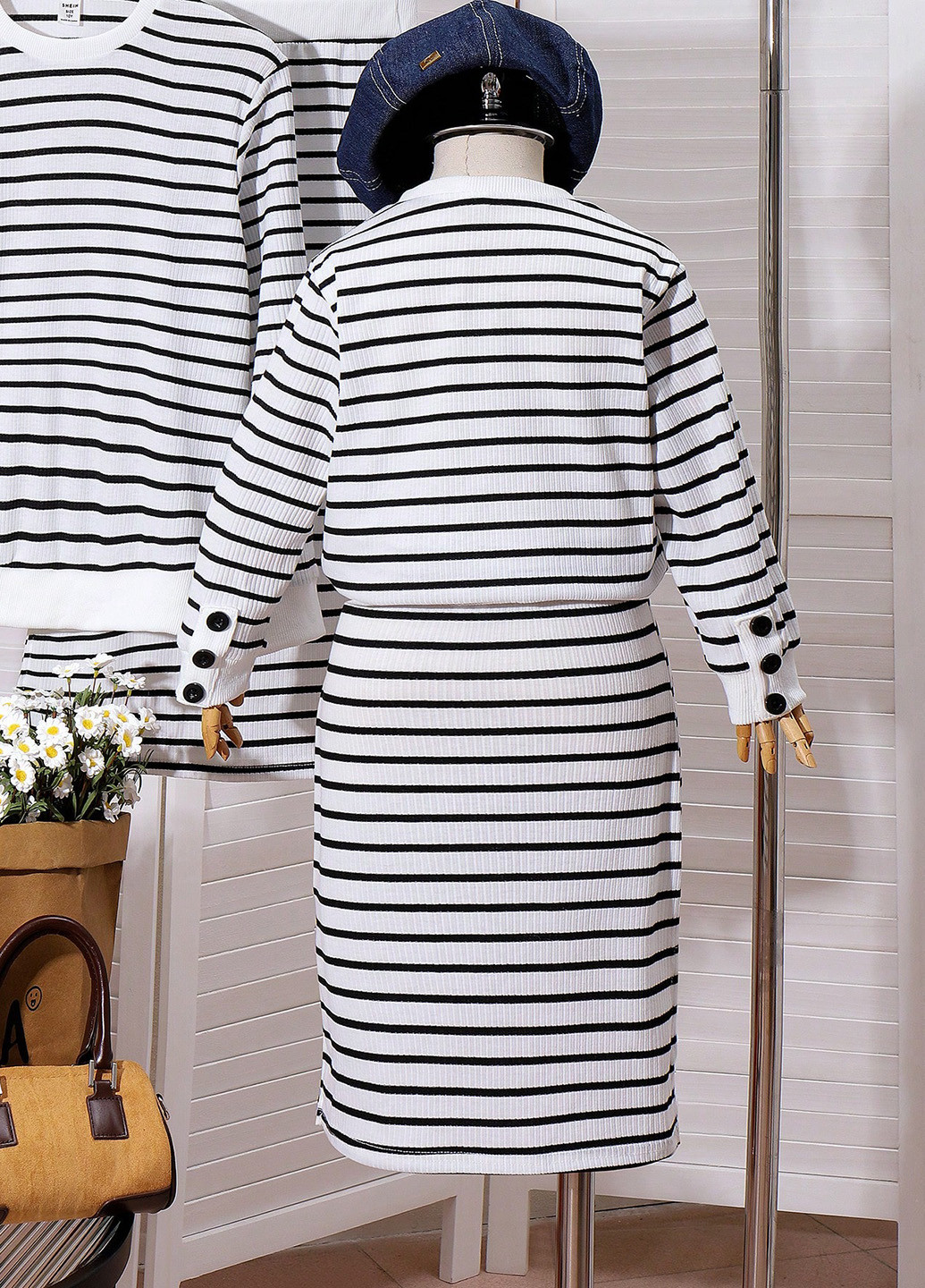 Белый демисезонный костюм (джмемпер, юбка) юбочный SHEIN