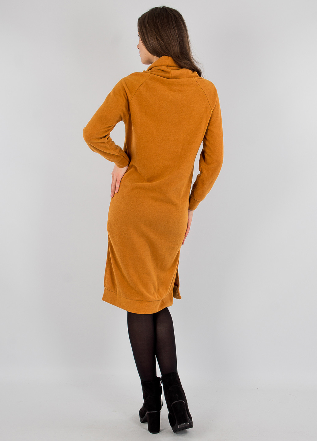 Горчичное кэжуал платье платье-свитер Bebe Plus однотонное