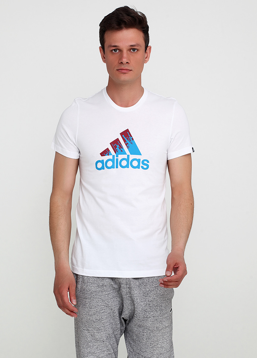 Белая футболка adidas