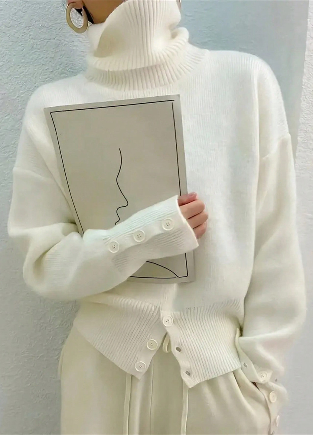 Молочний демісезонний светр SHEIN