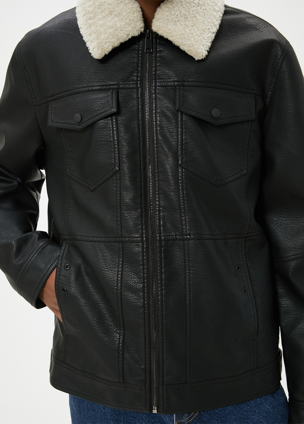 Чорна демісезонна куртка KOTON