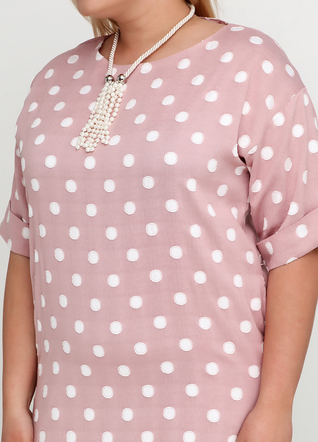 Бледно-розовое деловое комплект (платье, подвеска) I Love Comfort в горошек